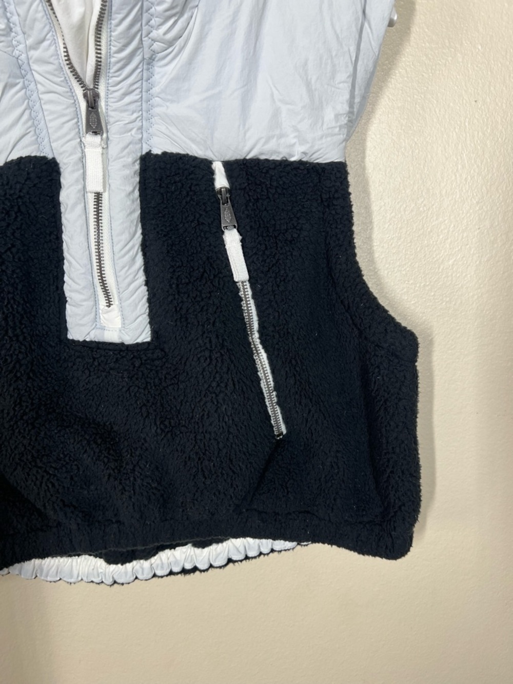 Free People Movement Journey Ahead Sherpa Cropped Vest Women’s Size Medium Black - Picture 5 of 11